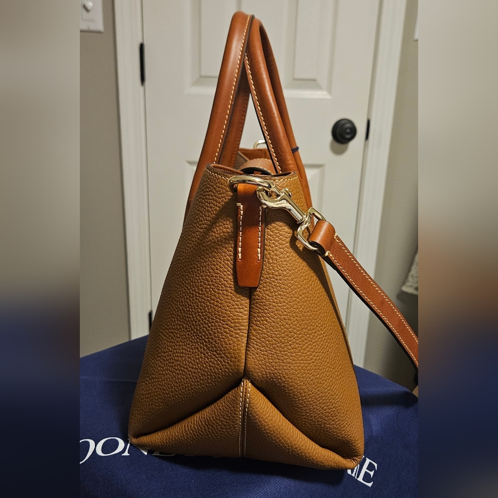 NWT Dooney & Bourke Pebble Grain Leather Handle Tote 30: Caramel Color - Picture 9 of 15